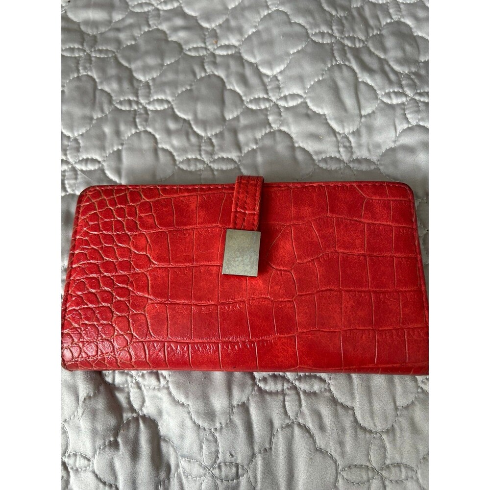 Elegant Red Faux Crocodile-Embossed Women's Clutch / Wallet